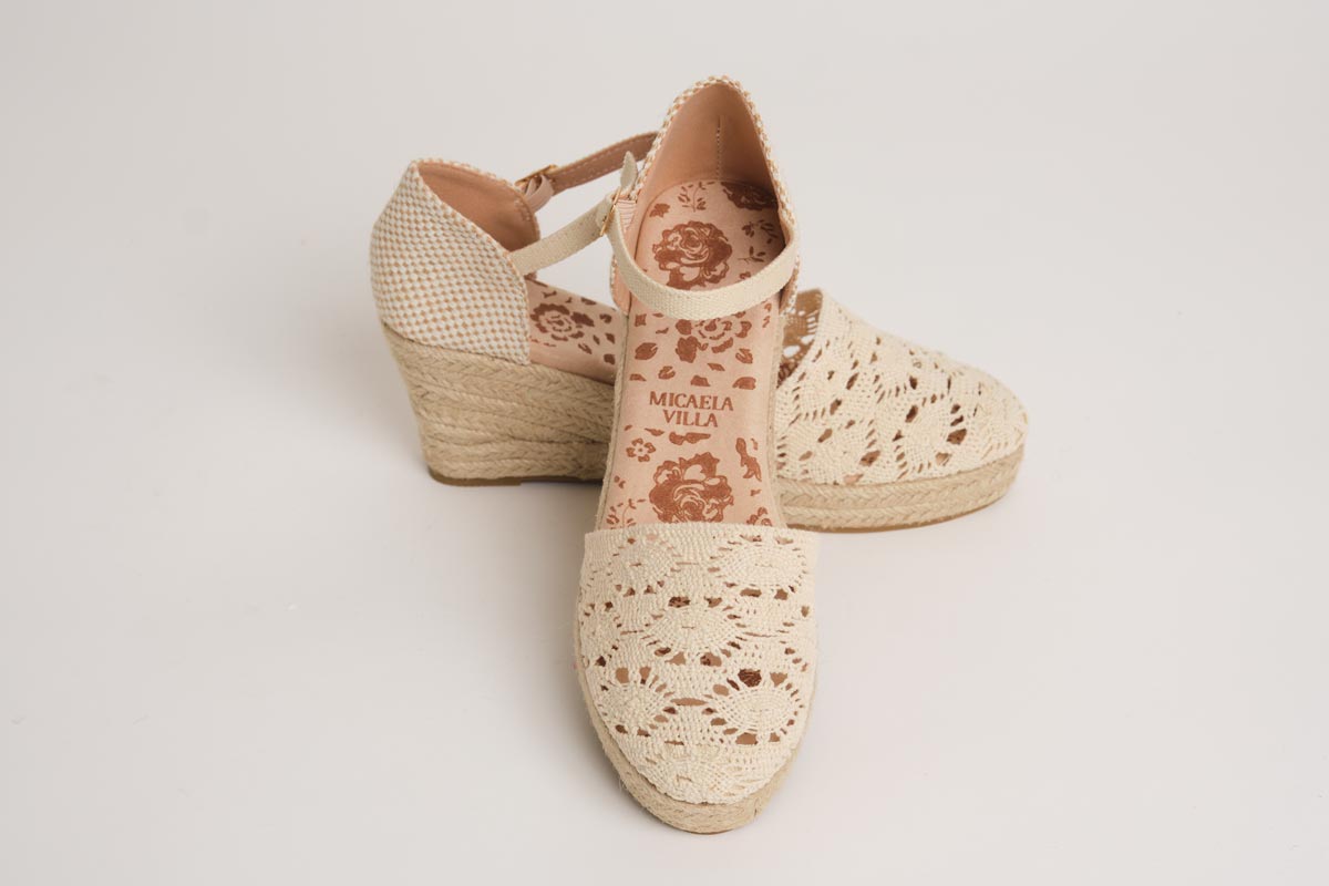 ALPARGATA DE ENCAJE BEIGE