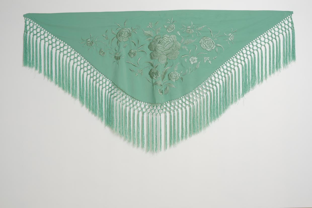 MANTON BORDADO ARTEMISA MUJER VERDE CREMA