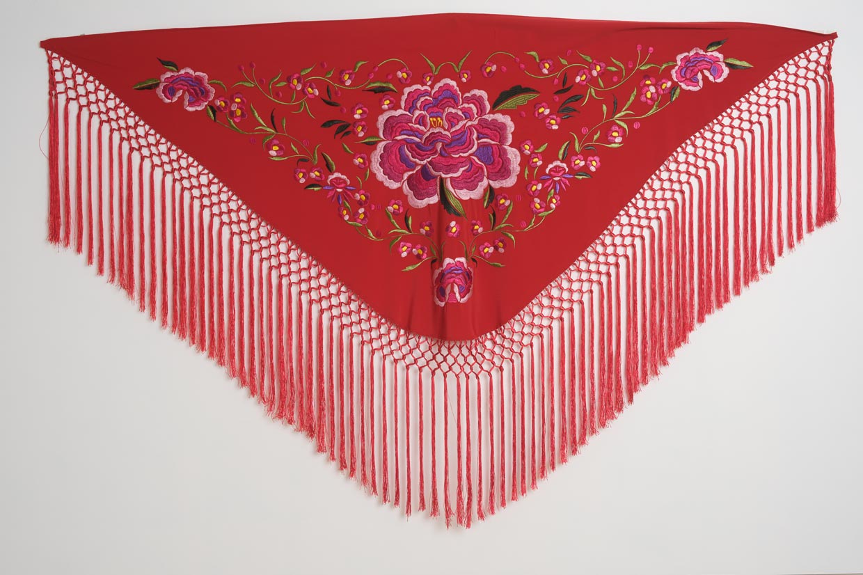 MANTON BORDADO VENUS SEÑORA LAVA