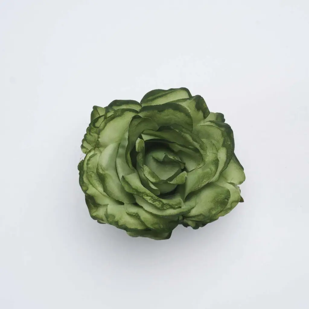 Flor de flamenca verde oliva tipo rosa para peinados de moda flamenca
