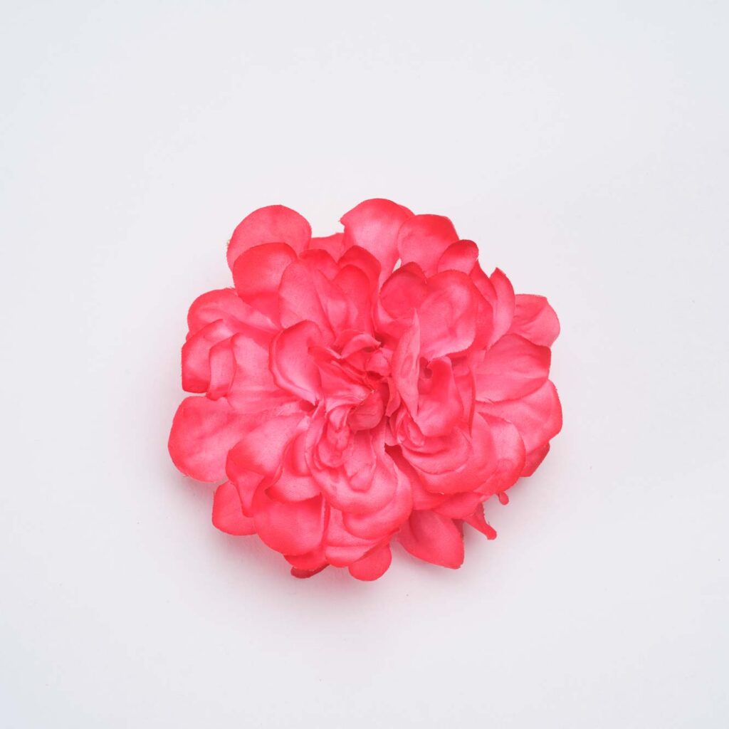 Flor de flamenca coral para peinados de moda flamenca